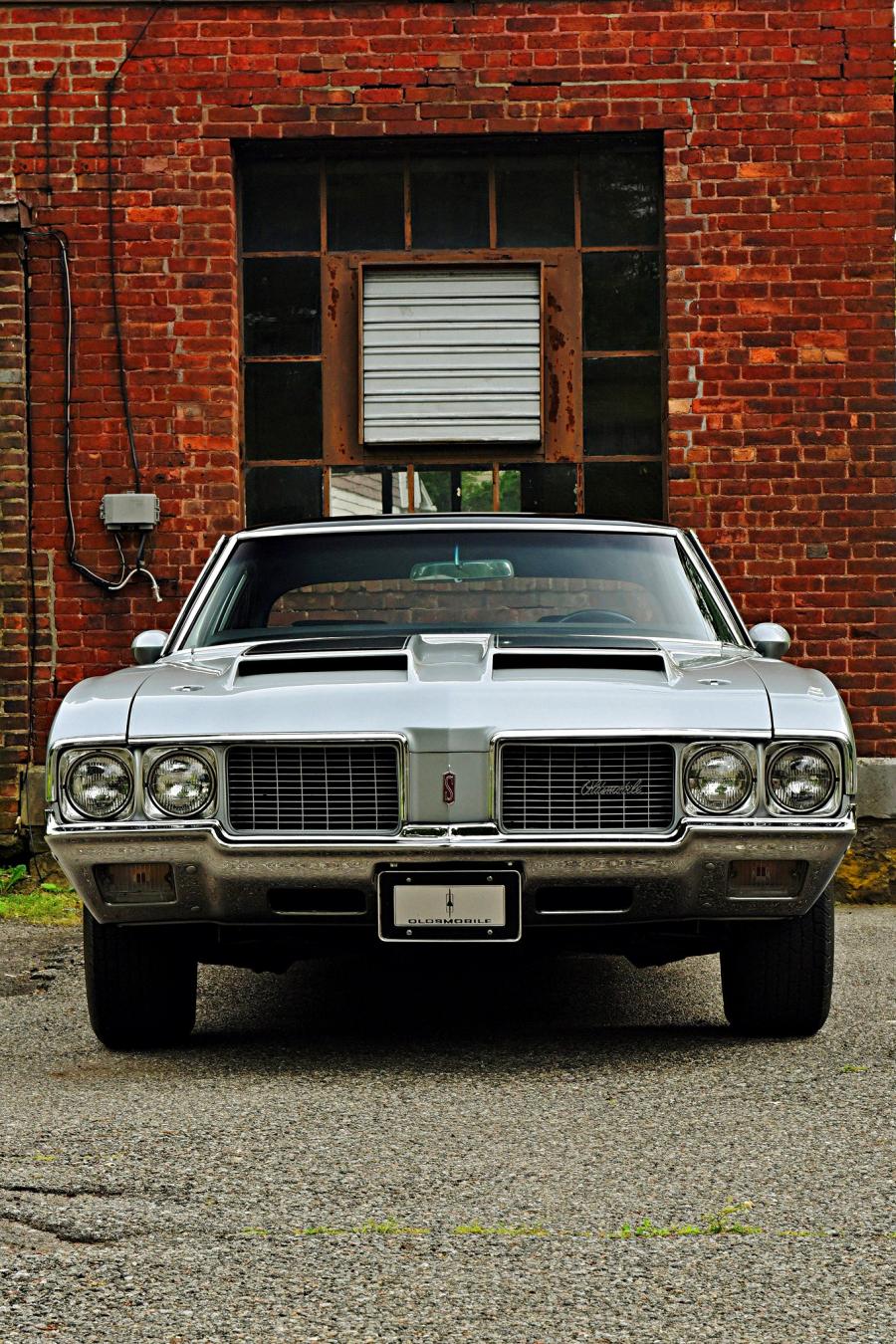  Oldsmobile Cutlass S W-31 Sport Coupe 1970 года  (фото 8 из 17)